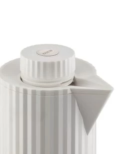 Alessi Plissé Thermosfles 1 Liter Kunststof Wit -Thee En Koffie 0007 mdl12 w 04 300dpi 1250pxl