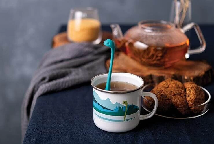 Ototo Cup Of Nessie Theeinfuser En Beker Kunststof/emaille Blauw 4 Ototo Cup Of Nessie Theeinfuser En Beker Kunststof/emaille Blauw - Afbeelding 2